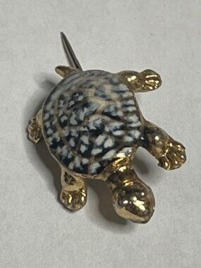 VTG Enamel Shelled Gold Tone Turtle Hat Vest Lapel Bag Costume Pin 1"x.75"